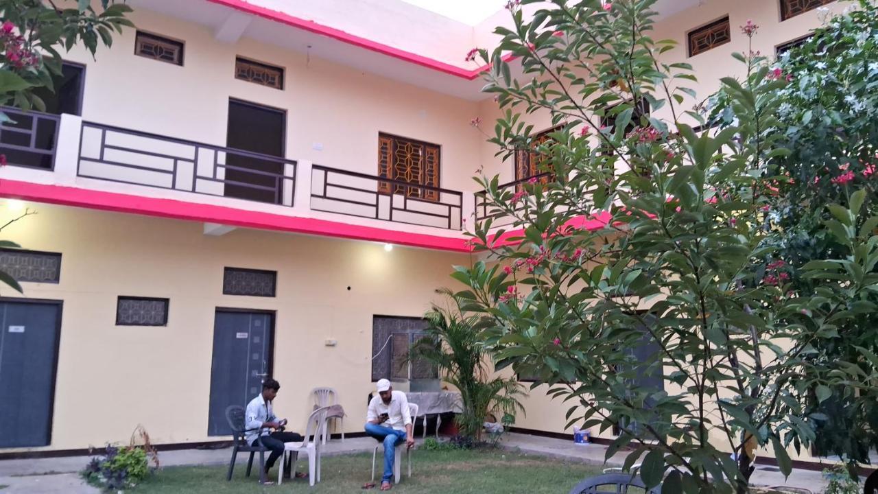Blue Sky Homestay Khajurāho Exterior foto